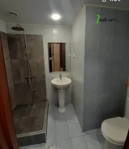 4 սենյականոց բնակարան Դրոյի փողոցում, 75 ք.մ., 10/13 հարկ, կապիտալ վերանորոգված