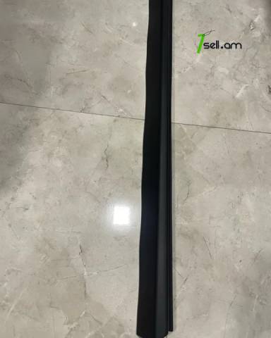 Infiniti QX-50 առջևի ձախ դռան մոլդինգ