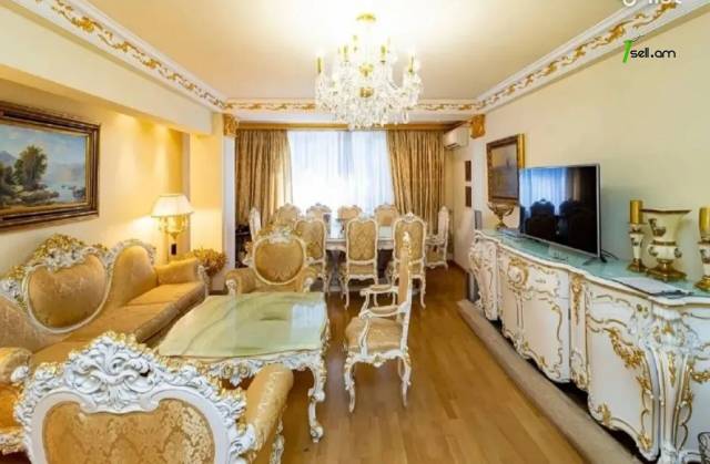 4 սենյականոց բնակարան Մոսկովյան փողոցում, 150 ք.մ., 2 սանհանգույց, 2/8 հարկ, եվրովերանորոգված