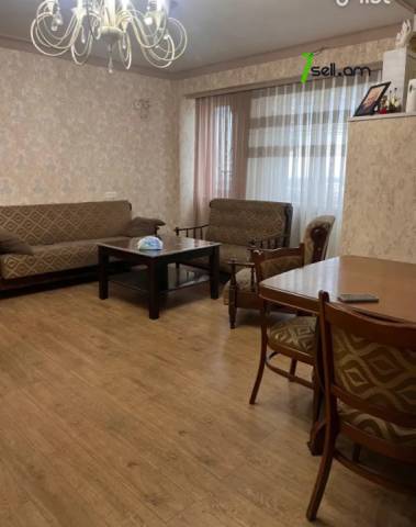 4 սենյականոց բնակարան Զաքարիա Քանաքեռցու փողոցում, 92 քմ, մի քանի պատշգամբ, կապիտալ վերանորոգված