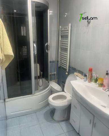 3 սենյականոց բնակարան Մխիթար Հերացի փողոցում, 64 քմ, նախավերջին հարկ, կապիտալ վերանորոգված