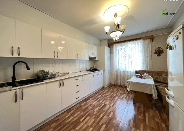 3 սենյականոց բնակարան, Vardanants St, 100 ք.մ., 2 սանհանգույց, բարձր առաստաղներ, 3/5 հարկ