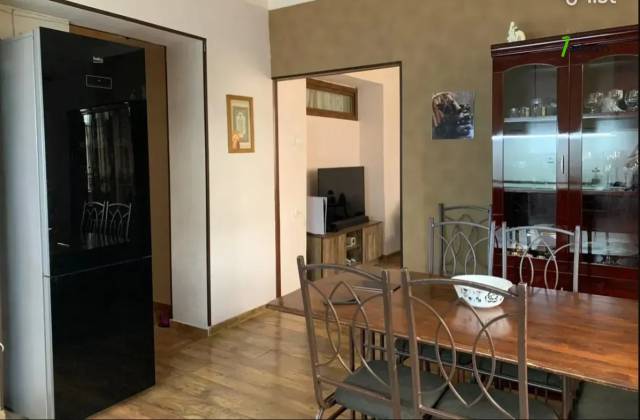 3 սենյականոց բնակարան Քանաքեռ Զեյթունում, 86 ք.մ., եվրովերանորոգված, քարե շենք