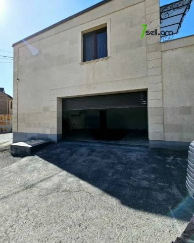 Մեկ հարկանի քարե տուն, Գ-1 թաղամաս Աջափնյակում, 500 ք.մ., 3+ սանհանգույց