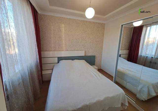 2 սենյականոց բնակարան Թումանյան փողոցում, 50 ք.մ., 2/5 հարկ, կապիտալ վերանորոգված, քարե շենք