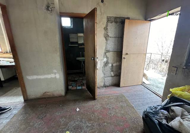 Երկու հարկանի քարե տուն Նորք Մարաշում, 180 ք.մ., 2 սանհանգույց