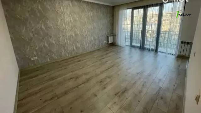 2 սենյականոց բնակարան Վահրամ Փափազյան փողոցում, 51 ք.մ., եվրովերանորոգված, քարե շենք