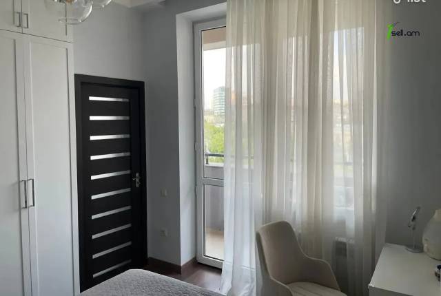 2 սենյականոց բնակարան նորակառույց շենքում Նաիրի Զարյան փողոցում, 74 ք.մ., 9/16 հարկ, 2 սանհանգույց