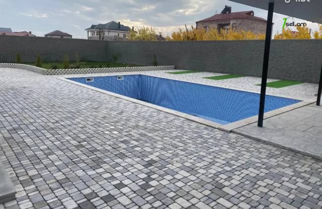 Մեկ հարկանի տուն Դավթաշենի 10-րդ փողոցում Դավիթաշենում, 320 ք.մ., 2 սանհանգույց