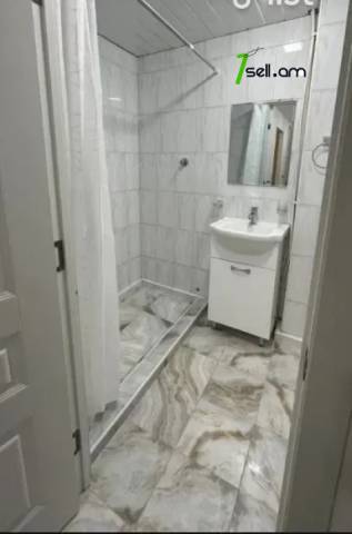 3 սենյականոց բնակարան Քաջազնունի փողոցում, 70 ք.մ., 3/10 հարկ, դիզայներական ոճով վերանորոգված