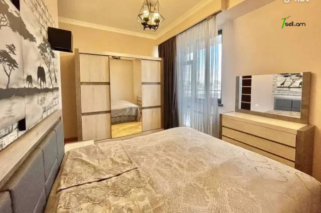 4 սենյականոց բնակարան նորակառույց շենքում Պարույր Սևակի փողոցում, 126 ք.մ., 2 սանհանգույց