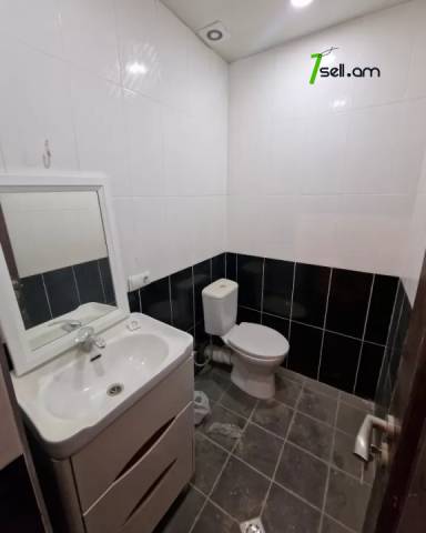 3 սենյականոց բնակարան նորակառույց շենքում Նիկողայոս Ադոնցի փողոցում, 90 ք.մ., բարձր առաստաղներ