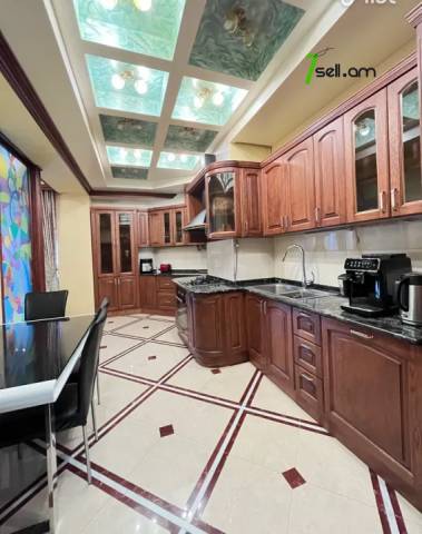Ընդարձակ 6 սենյականոց բնակարան նորակառույց շենքում, Buzand St, 350 ք.մ., 3+ սանհանգույց