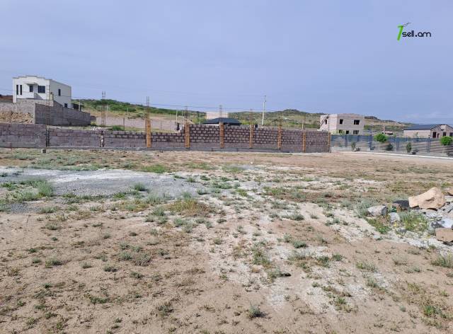 Հողատարածք 400քմ