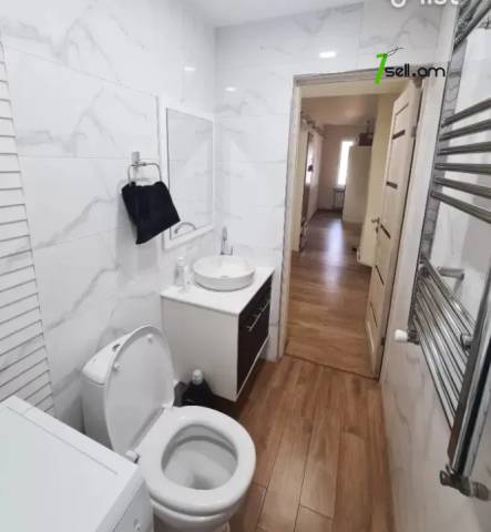 3 սենյականոց բնակարան Սարյան փողոցում, 92 ք.մ., 6/8 հարկ, 2 սանհանգույց, կապիտալ վերանորոգված