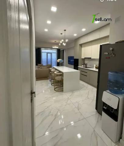 3 սենյականոց բնակարան նորակառույց շենքում Եղիշե Չարենցի փողոցում, 71 ք.մ., բարձր առաստաղներ