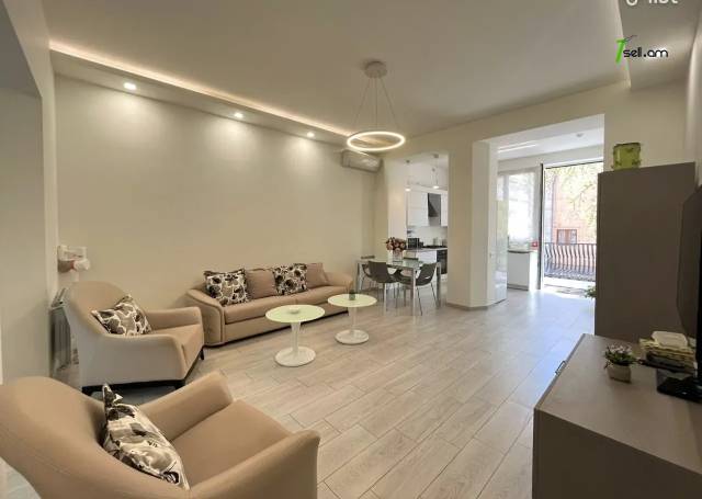 3 սենյականոց բնակարան Տերյան փողոցում, 82 ք.մ., 2 սանհանգույց, բարձր առաստաղներ, 2/5 հարկ