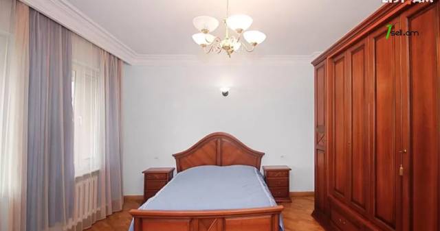 Երեք հարկանի քարե տուն Քեռու փողոցում Արաբկիրում, 610 ք.մ., 3+ սանհանգույց, կապիտալ վերանորոգված