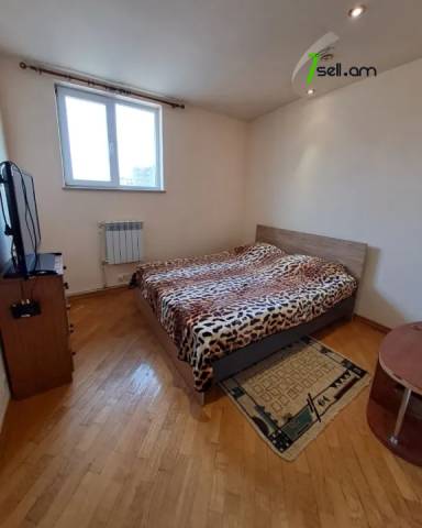 3 սենյականոց բնակարան Մարշալ Բաղրամյան պողոտայում, 86 ք.մ., նախավերջին հարկ, կապիտալ վերանորոգված