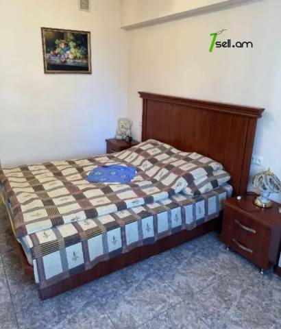 2 սենյականոց բնակարան Եզնիկ Կողբացու փողոցում, 56 ք.մ., 5/9 հարկ, կապիտալ վերանորոգված