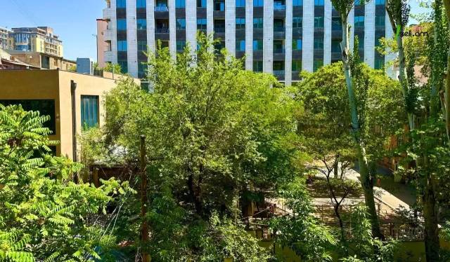 3 սենյականոց բնակարան նորակառույց շենքում Ամիրյան փողոցում, 70 ք.մ., 3/12 հարկ, 2 սանհանգույց