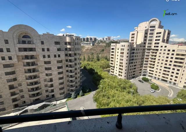 4 սենյականոց բնակարան նորակառույց շենքում Սերո Խանզադյան փողոցում, 133 քմ, 3+ սանհանգույց