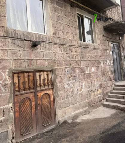 2 սենյականոց բնակարան Կոմիտասի պողոտայում, 52 ք.մ., 2 սանհանգույց, 2/5 հարկ, քարե շենք