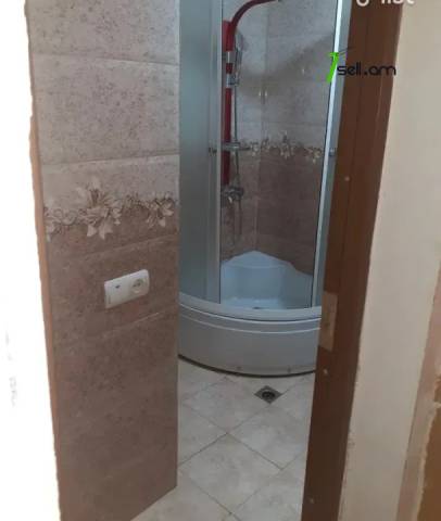 4 սենյականոց բնակարան Աշոտ Հովհաննիսյանի փողոցում, 90 ք.մ., 7/9 հարկ, մասնակի վերանորոգում