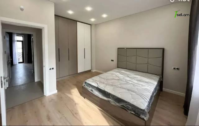 Երեք հարկանի քարե թաունհաուզ, Duryan District Ավանում, 400 ք.մ., 3+ սանհանգույց