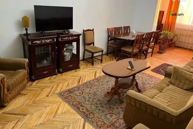 3 սենյականոց բնակարան Նելսոն Ստեփանյան փողոցում, 78 քմ, 5/9 հարկ, կապիտալ վերանորոգված