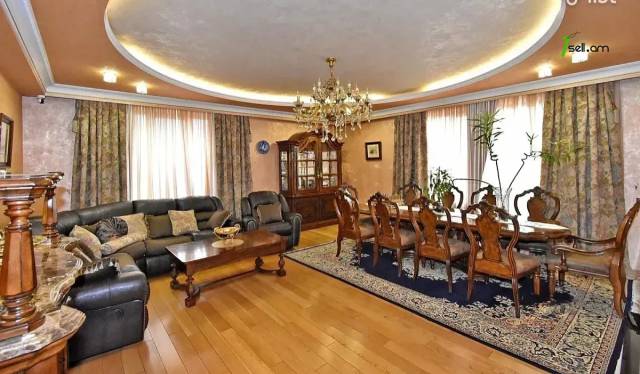 Ընդարձակ 3 սենյականոց բնակարան նորակառույց շենքում Ադոնցի փողոցում, 156 ք.մ., 2 սանհանգույց