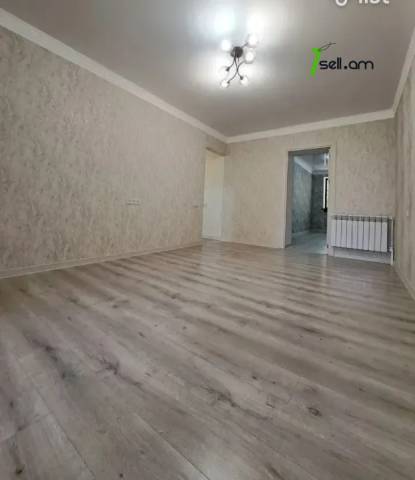 3 սենյականոց բնակարան Մամիկոնյանց փողոցում, 57 ք.մ., նախավերջին հարկ, կապիտալ վերանորոգված