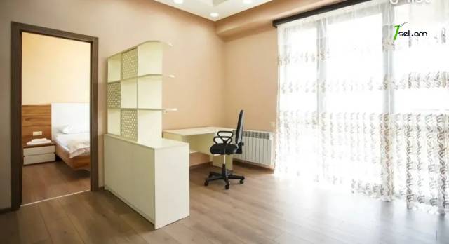 3 սենյականոց բնակարան նորակառույց շենքում Եզնիկ Կողբացու փողոցում, 100 ք.մ., 2 սանհանգույց