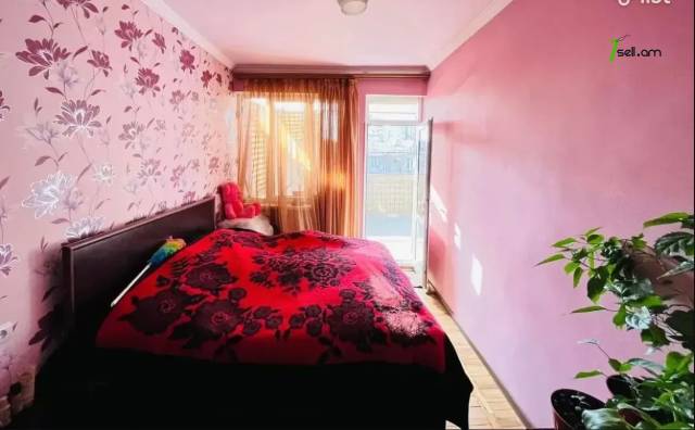 4 սենյականոց բնակարան Բաշինջաղյան փողոցում, 96 ք.մ., քարե շենք