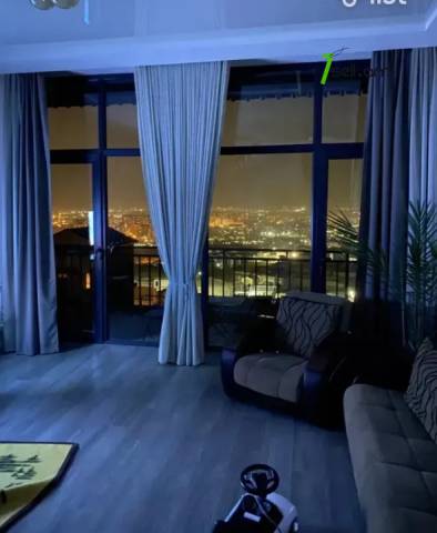 Երեք հարկանի տուն, Դուրյան թաղամաս Ավանում, 360 ք.մ., 2 սանհանգույց, եվրովերանորոգված