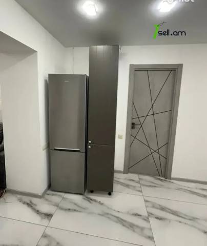 2 սենյականոց բնակարան Արամ Խաչատրյան փողոցում, 55 ք.մ., մի քանի պատշգամբ, նախավերջին հարկ