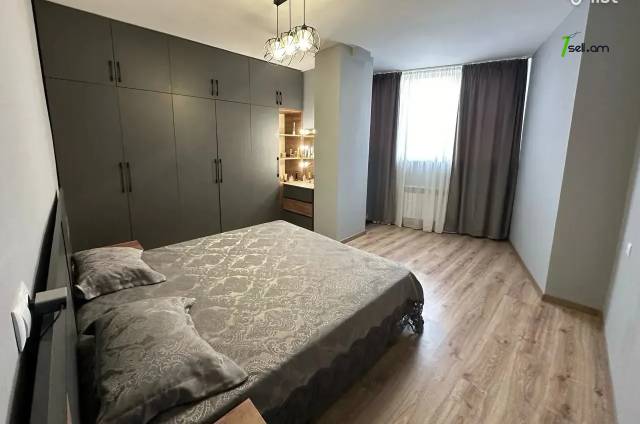 4 սենյականոց բնակարան, Նորաշեն թաղամաս, 83 ք.մ., 11/16 հարկ, 2 սանհանգույց, կապիտալ վերանորոգված