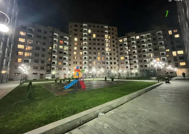 4 սենյականոց բնակարան նորակառույց շենքում Նիկողայոս Ադոնցի փողոցում, 105 ք.մ., 5/8 հարկ