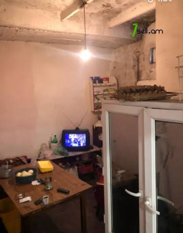 Բազմաֆունկցիոնալ գույք, 8-րդ թաղամաս Չարենցավանում, 90 քմ