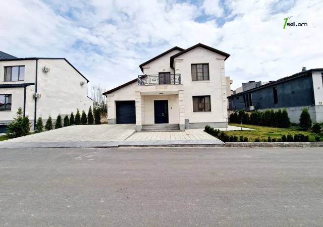 Երկու հարկանի քարե տուն, Վահագնի Թաղամաս Աջափնյակում, 700 ք.մ., 3+ սանհանգույց