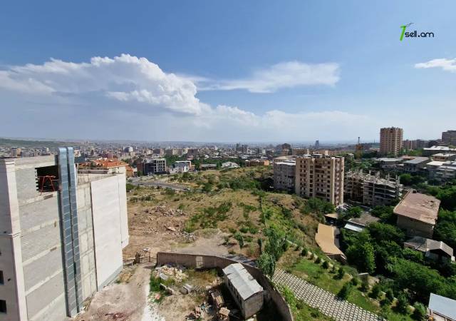 Ընդարձակ 5 սենյականոց բնակարան նորակառույց շենքում Անտառային փողոցում, 338 քմ, 3+ սանհանգույց