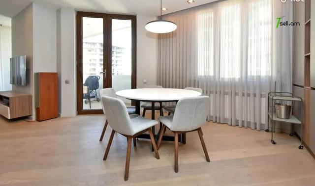 3 սենյականոց բնակարան նորակառույց շենքում Կոմիտասի պողոտայում, 106 ք.մ., բարձր առաստաղներ