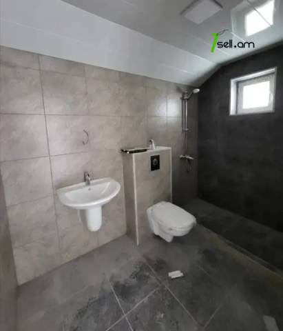 Երկու հարկանի քարե տուն Զովունիում, 500 ք.մ., կապիտալ վերանորոգված