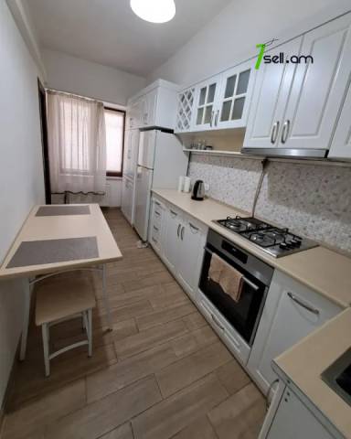 2 սենյականոց բնակարան Դերենիկ Դեմիրճյանի փողոցում, 65 ք.մ., 2/9 հարկ, կապիտալ վերանորոգված