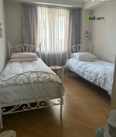 3 սենյականոց բնակարան Աղբյուր Սերոբի փողոցում, 86 ք.մ., 4/16 հարկ, կապիտալ վերանորոգված