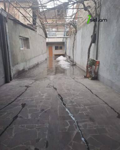 Երկու հարկանի քարե տուն Դավիթ Մալյան փողոցում Ավանում, 478 քմ, կոսմետիկ վերանորոգում