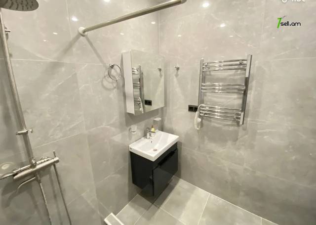 3 սենյականոց բնակարան նորակառույց շենքում Վարդանանց փողոցում, 73 քմ, 10/16 հարկ, բարձր առաստաղներ