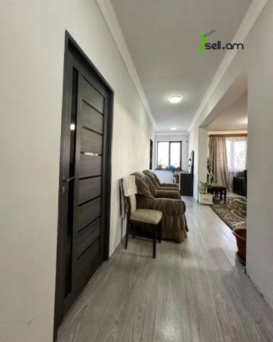 Մեկ հարկանի քարե տուն 10-րդ փողոցում Այնթապում, 335 ք.մ., կապիտալ վերանորոգված