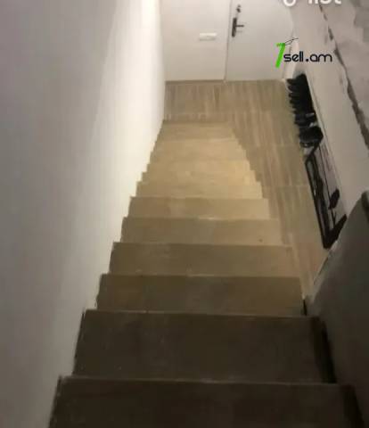 Երկու հարկանի քարե տուն Սարի Թաղ 3-րդ փողոցում Էրեբունիում, 131 քմ, 2 սանհանգույց