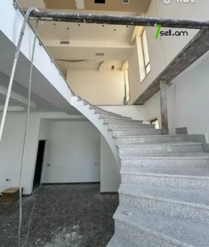 Բազմաֆունկցիոնալ գույք Շիրազի փողոցում Աջափնյակում, 600 քմ